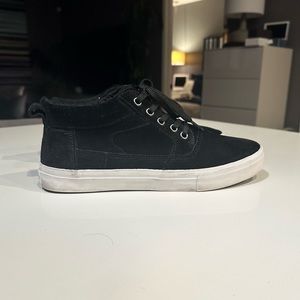 Men’s Tom’s Black Suede Leather, Sz 8.5, Brand New